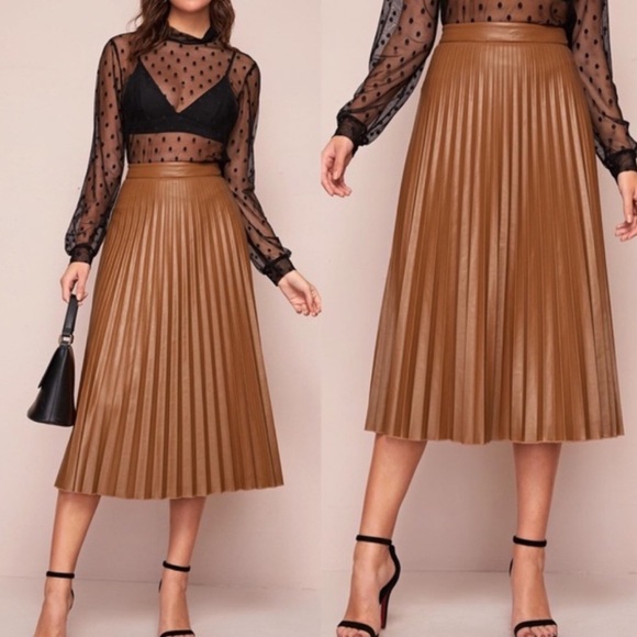 Black  pleated vegan leather midi skirt - Picture 6 of 8